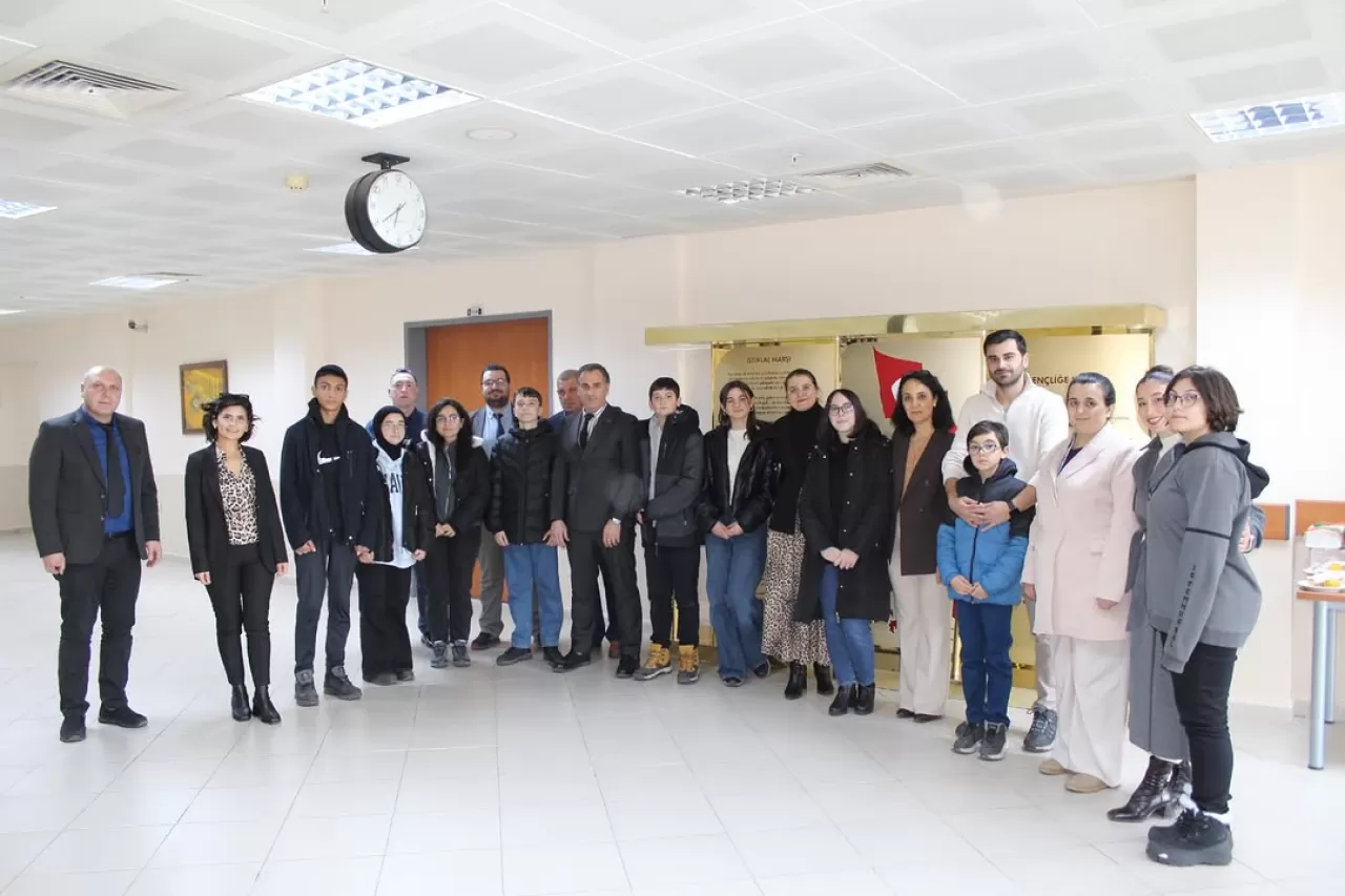 Ardahan Devlet Hastanesi Renkli Tablolarla Hayat Buldu