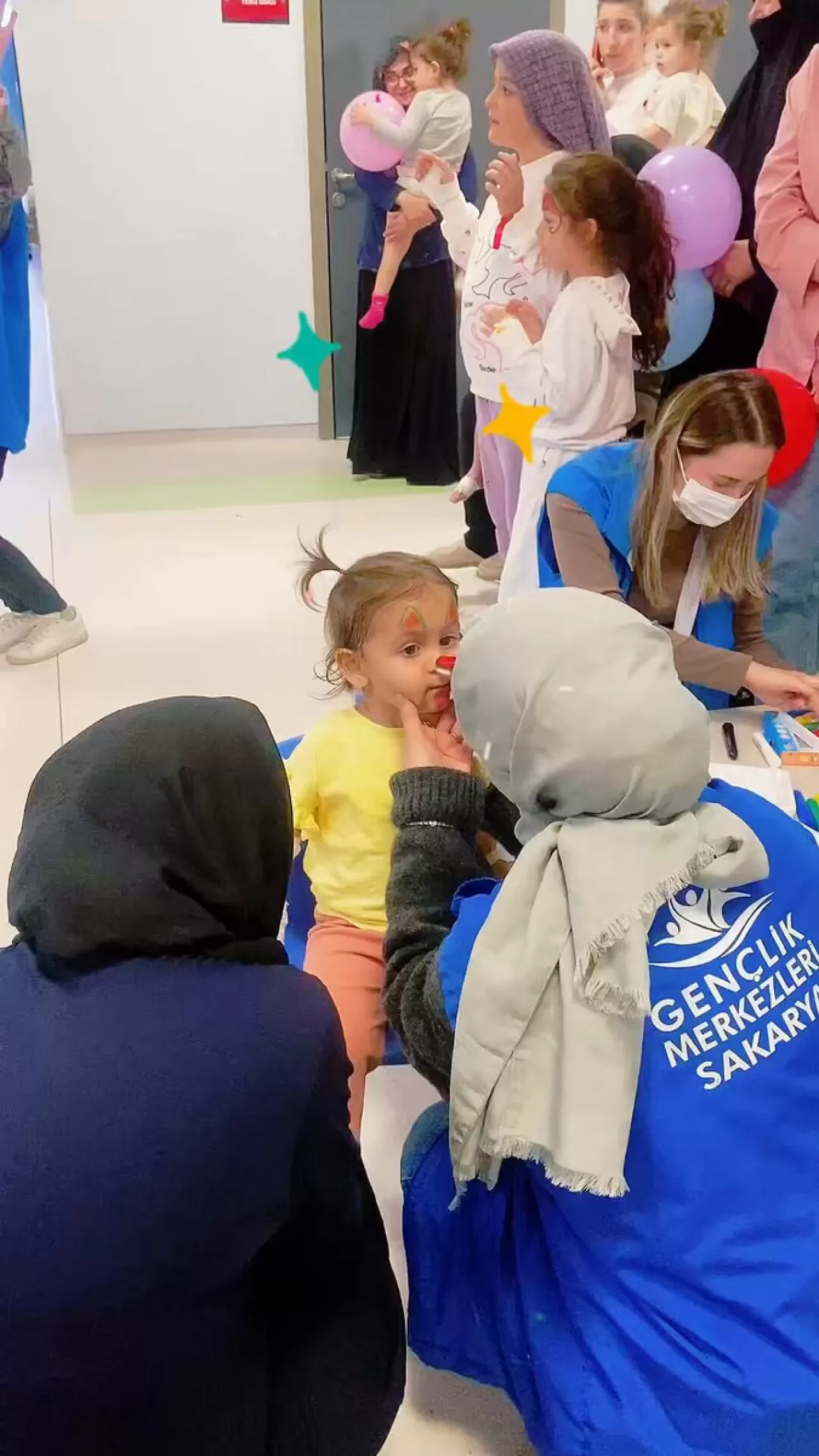 Sakarya'da Palyaçolu Etkinlikle Minik Hastaların Morali Yükseltiliyor