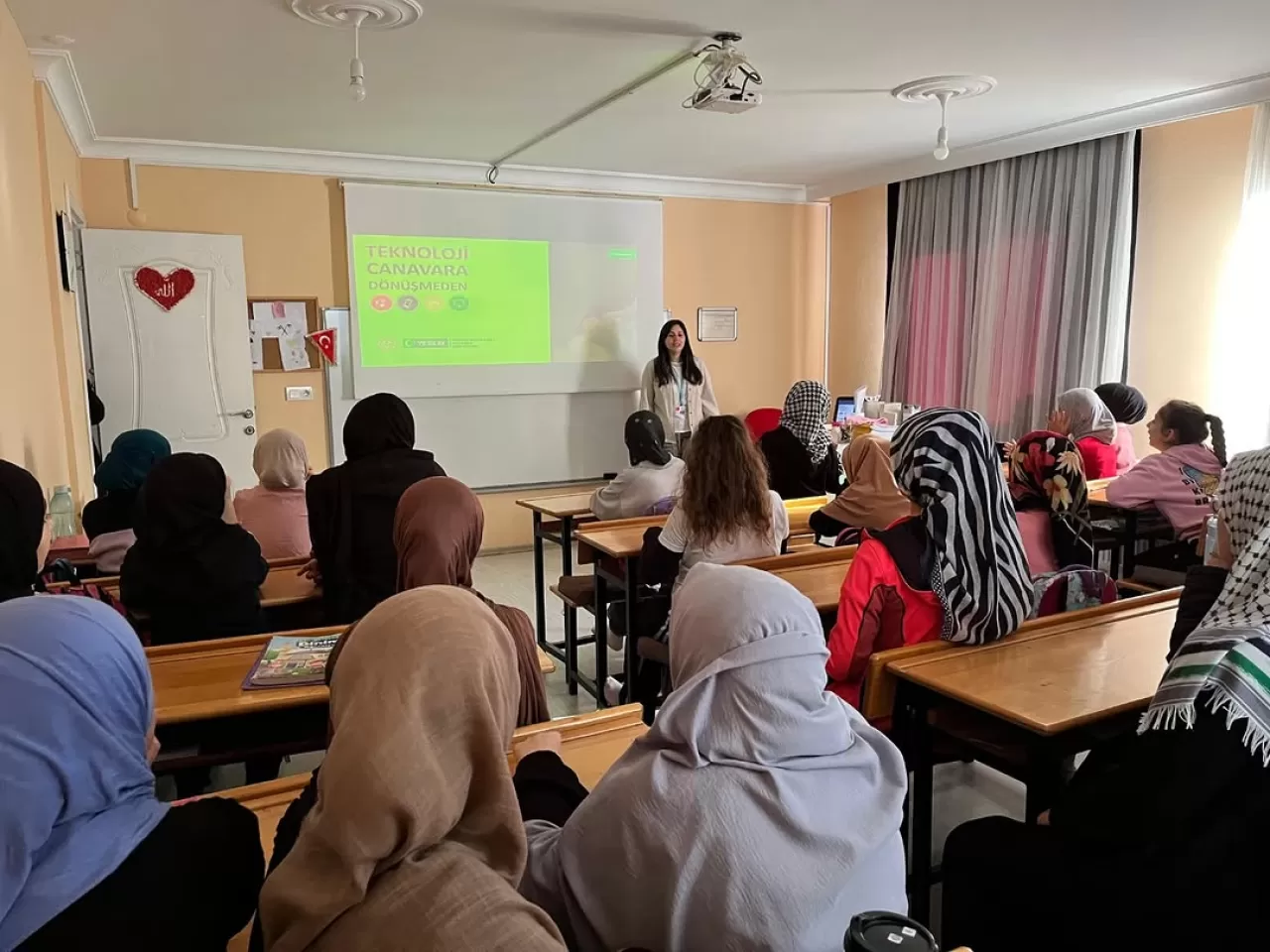 Bursa Gürsu'da Kuran Kursu Öğrencilerine Teknoloji Bağımlılığı Eğitimi