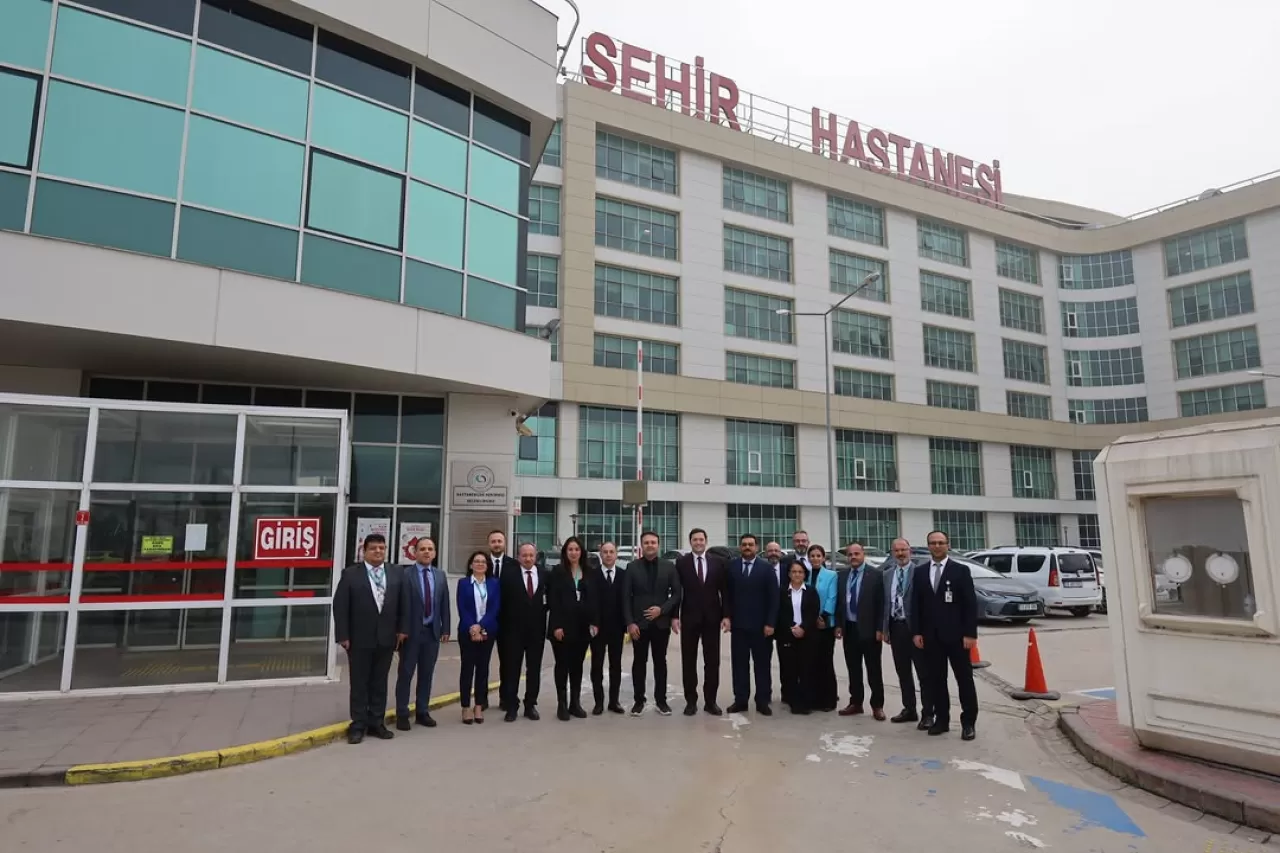 Ekin Tıp Merkezi Altınoluk, İl Sağlık Müdürü Dr. Miraç Çavdar'ı Ağırladı