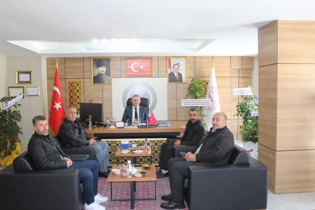 Bitlis'te Muhtarlardan İl Sağlık Müdürü Ergene'ye Hayırlı Olsun Ziyareti