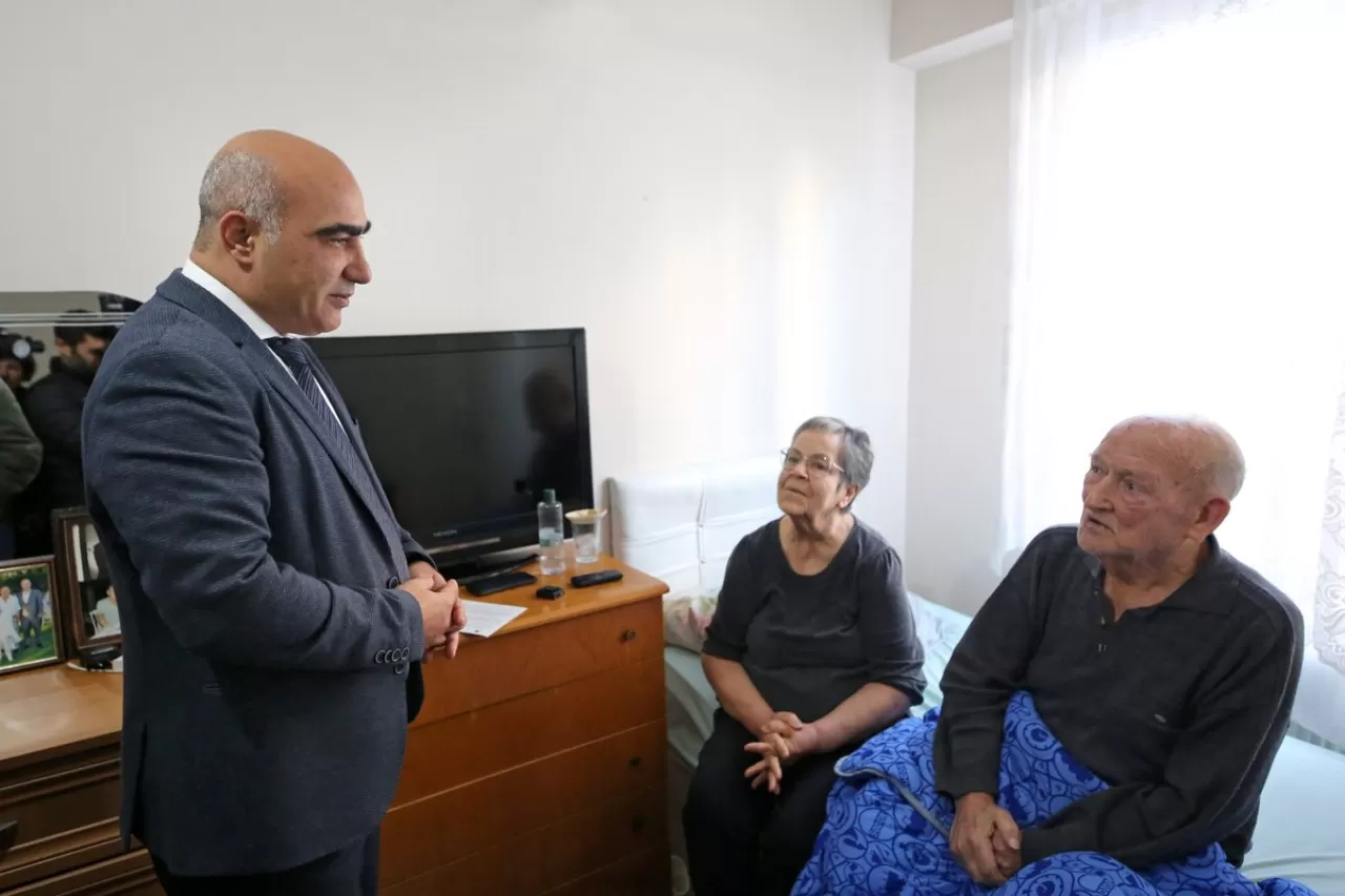 İzmir'de Evde Sağlık Hizmetinden 6 Yıldır Memnuniyetle Yararlanan Çiftin Mutluluğu