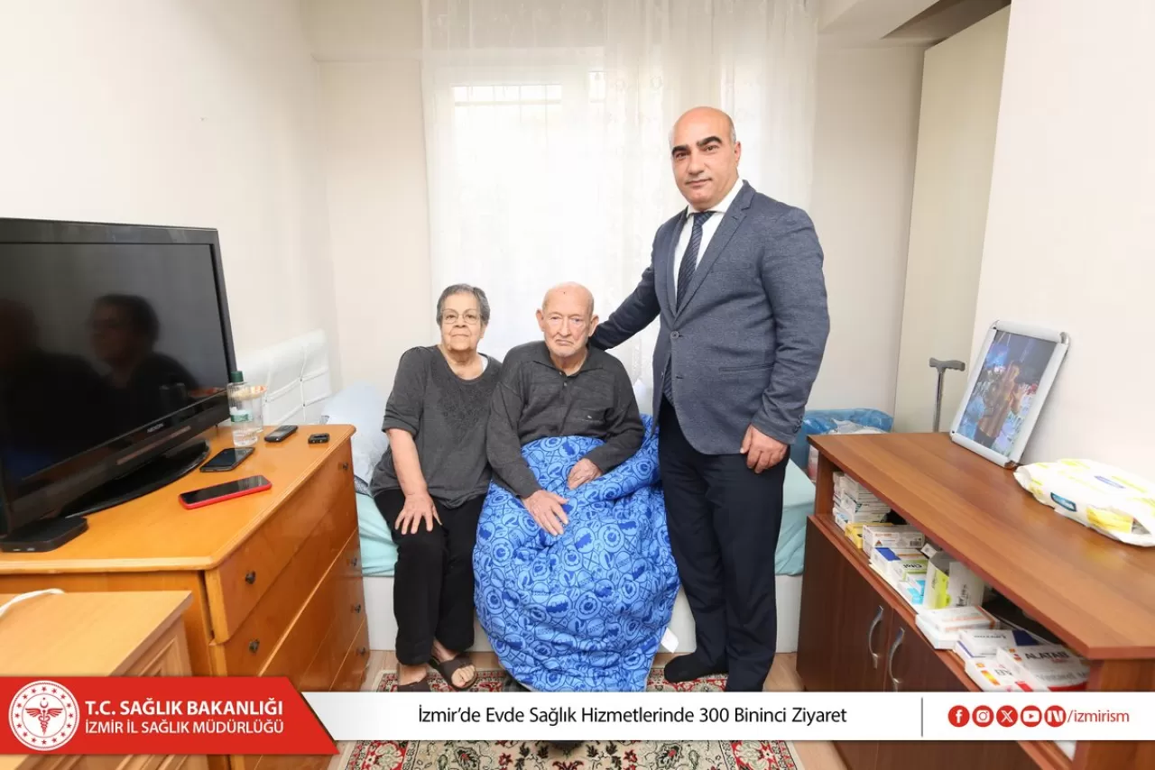 İzmir'de Evde Sağlık Hizmetinde Tarihi Ziyaret: 300 Bininci Hasta Ziyareti Gerçekleştirildi