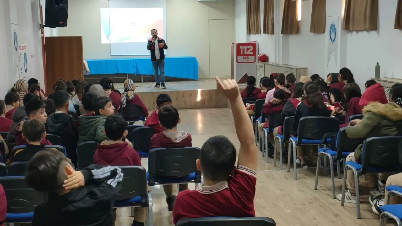 Konya'da 112 Acil Çağrı Merkezi Tanıtımı Okul Ziyaretiyle Yapıldı