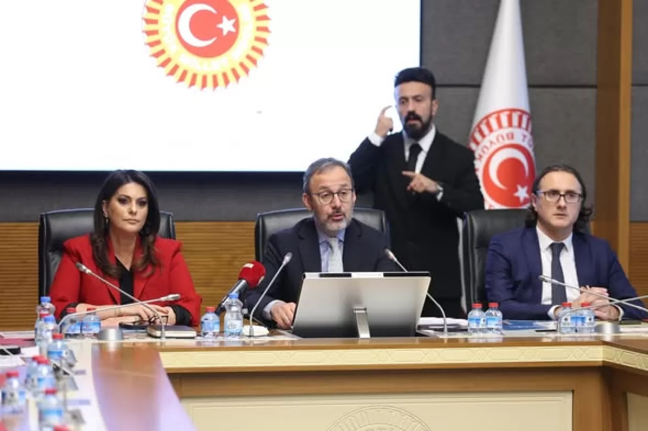 Ankara İl Sağlık Müdürlüğü, Engelli Bireylerin Sorunlarına Çözüm Arayışı İçin Komisyonda Sunum Yaptı