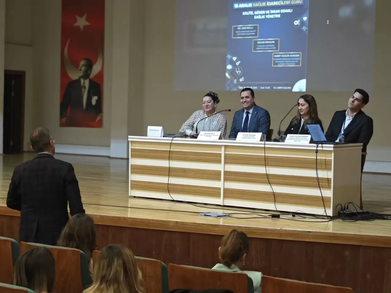 Menteşe Devlet Hastanesi Başhekimi Öğrencilerle Deneyimlerini Paylaştı