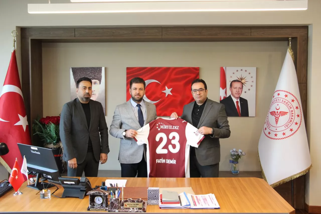 Elazığspor Başkanı Ahmet Fethi Yılmaz, Fethi Sekin Şehir Hastanesi Başhekimi'ni Ziyaret Etti
