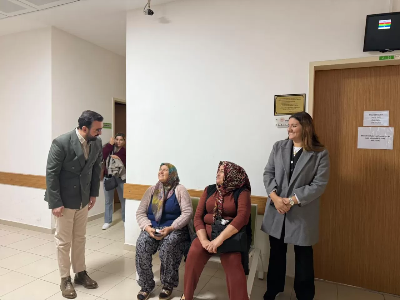 Kemer Devlet Hastanesi Başhekimi ve Yönetiminden Hasta ve Çalışan Ziyareti