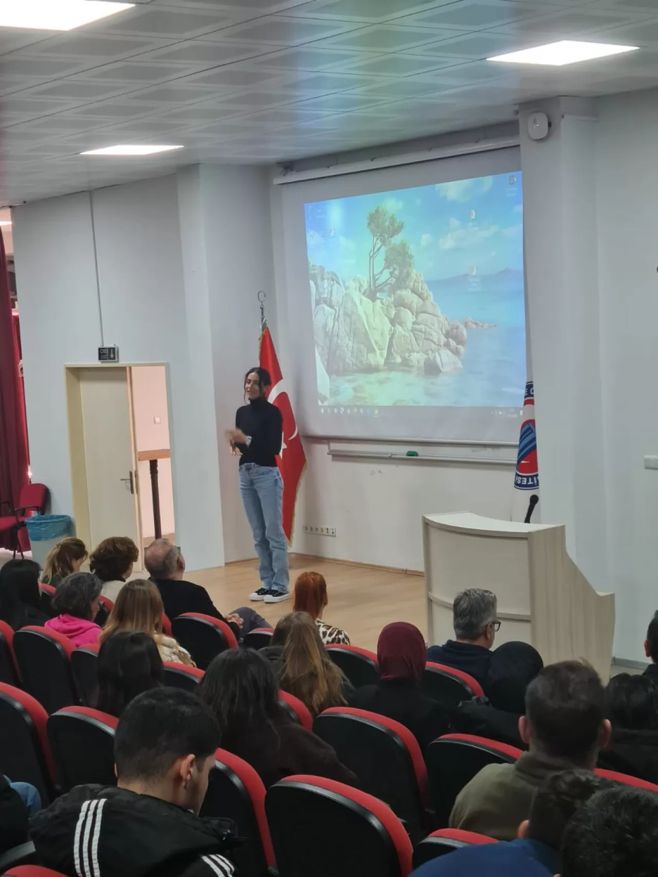 Çanakkale'de Gençlere Yönelik Bağımlılıkla Mücadele Paneli Düzenlendi