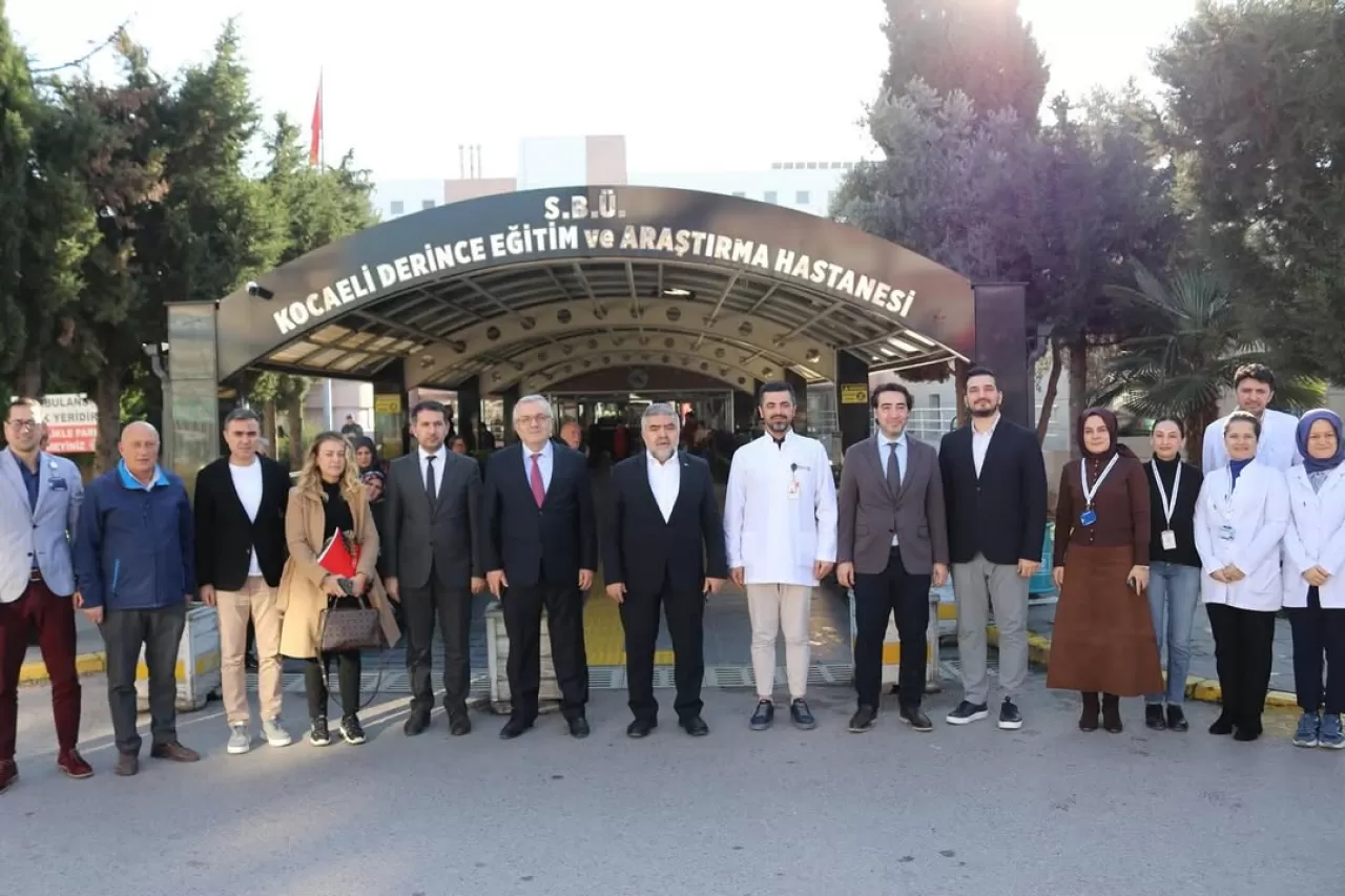 Sağlık Bakan Yardımcısı Özçevik, Kocaeli'de Sağlık Yatırımlarını İnceledi