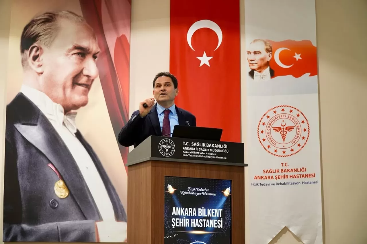 Sağlık Bilimleri Üniversitesi'nde Eğiticinin Eğitimi Programı Başladı