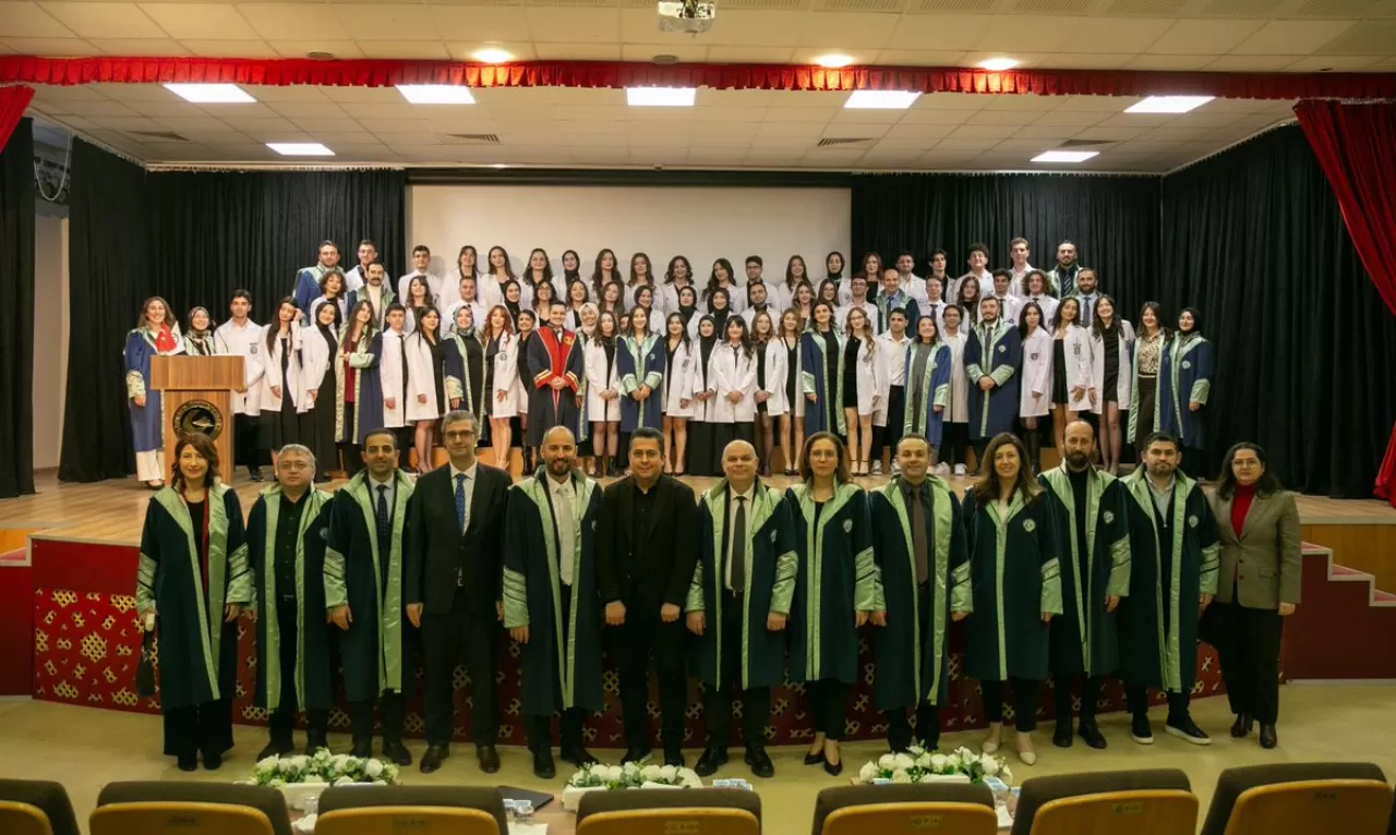 Giresun'da Diş Hekimliği Fakültesi Öğrencileri Beyaz Önlüklerini Giydi