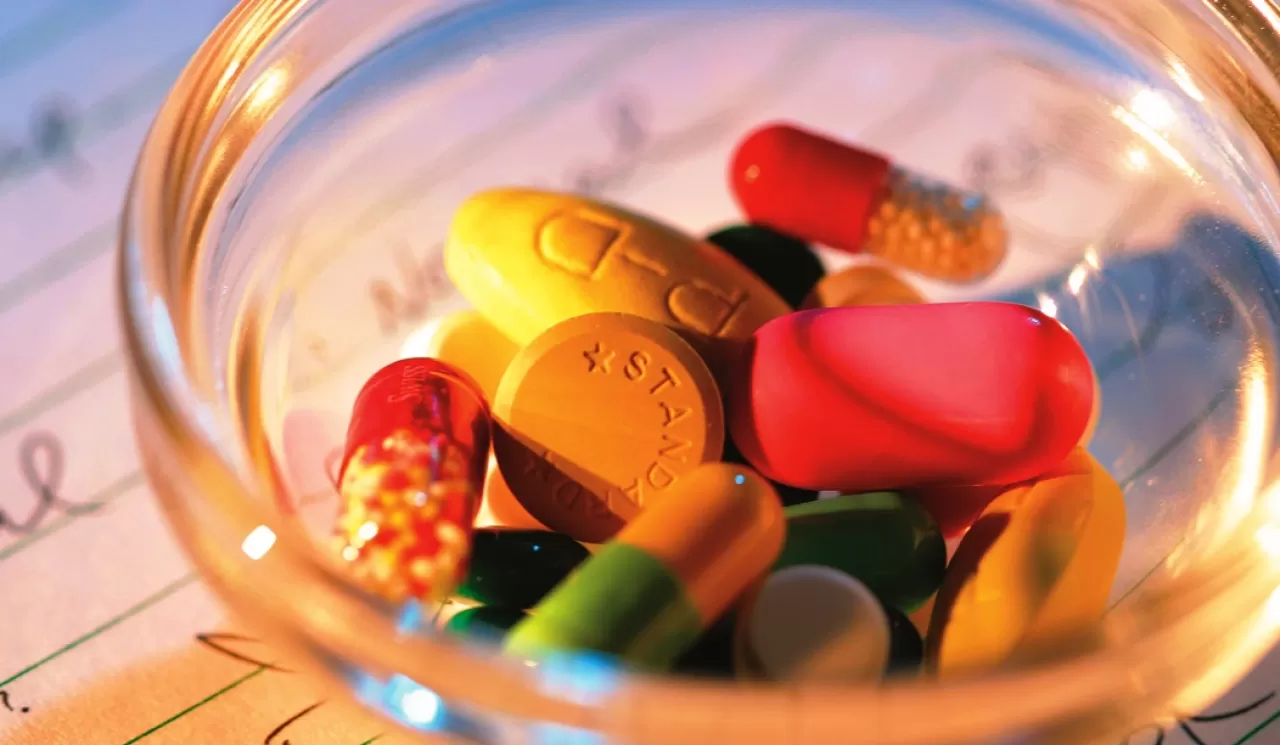 Yapay Zeka Destekli Dijital Platformlar, İlaç Güvenliğini Artırmak İçin RNA Aptamerlerini Kullanıyor