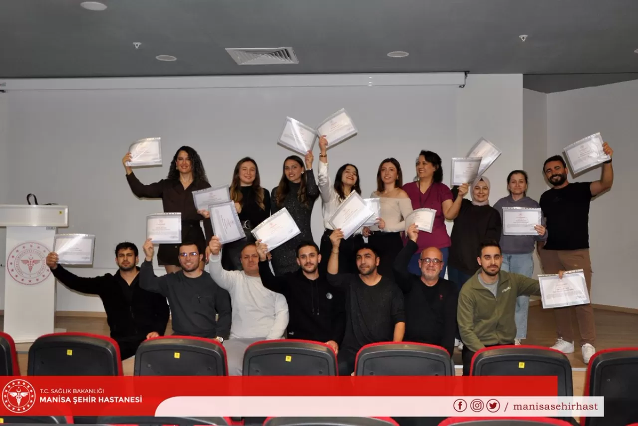 Manisa Şehir Hastanesi'nde Acil Bakım Hemşireliği Eğitimi Tamamlandı