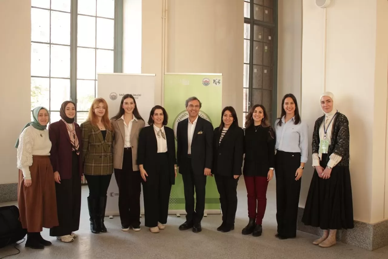 Hamidiye Diş Hekimliği Fakültesi'nde Toksikoloji Sempozyumu ve İtalyan Kültür Gecesi Düzenlendi