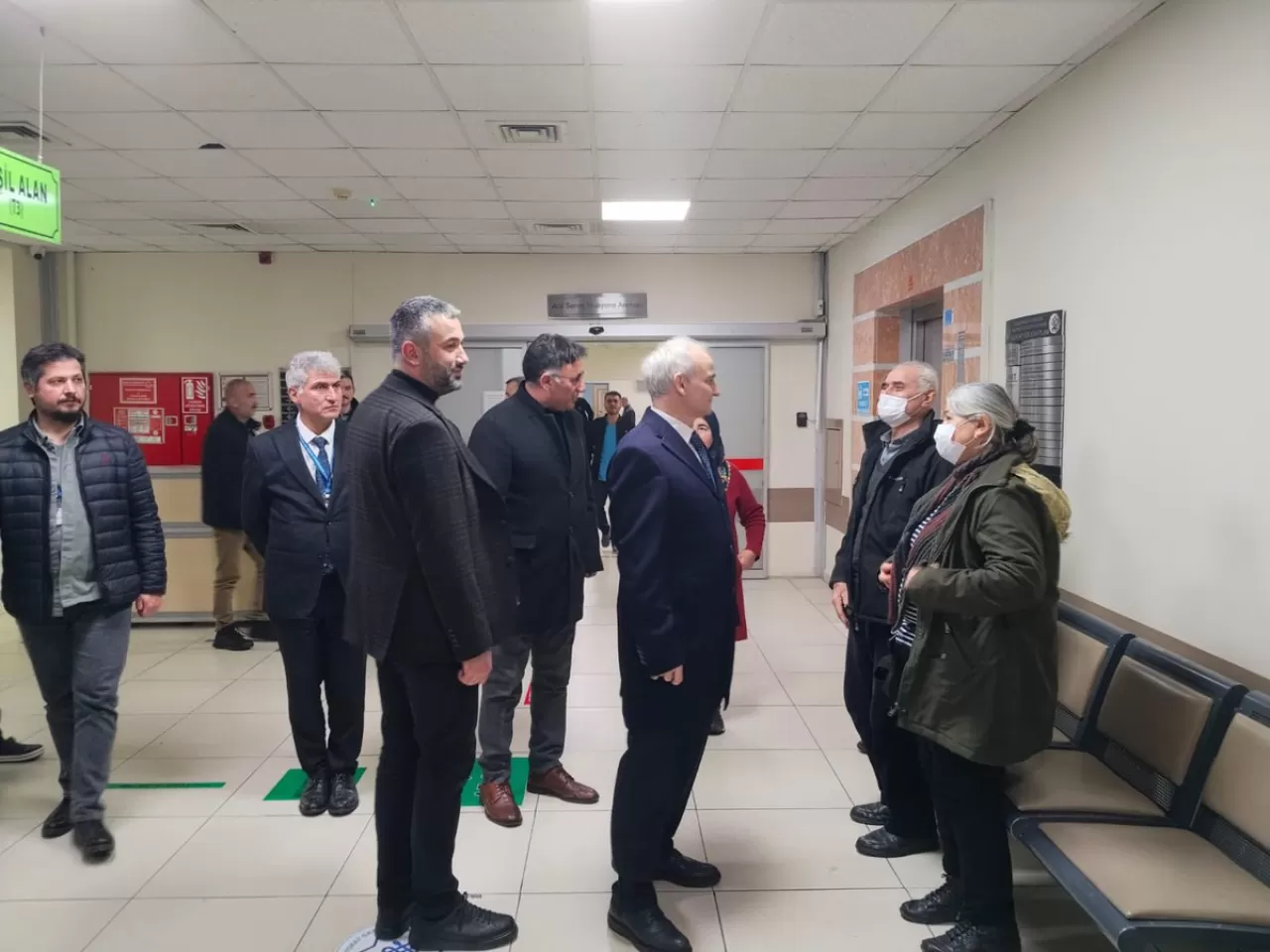 Tokat Vali Yardımcısı, Acil Servis Personeli ve Hastaları Ziyaret Etti