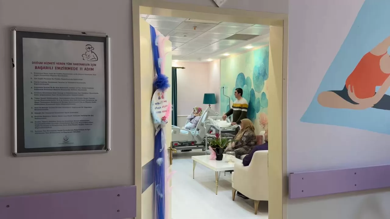 Tunceli'de Yılın İlk Bebeği Sahra, 8 Yıllık Bekleyişin Ardından Dünyaya Geldi