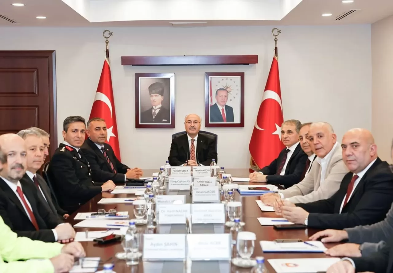 Adana'da Süper Kupa Yarı Finali Öncesi Güvenlik ve Koordinasyon Toplantısı Yapıldı