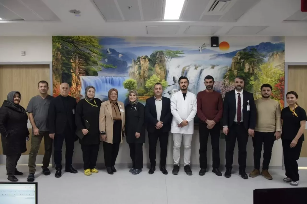 Bayburt Devlet Hastanesi'nde Yöneticilerden Hasta Ziyareti