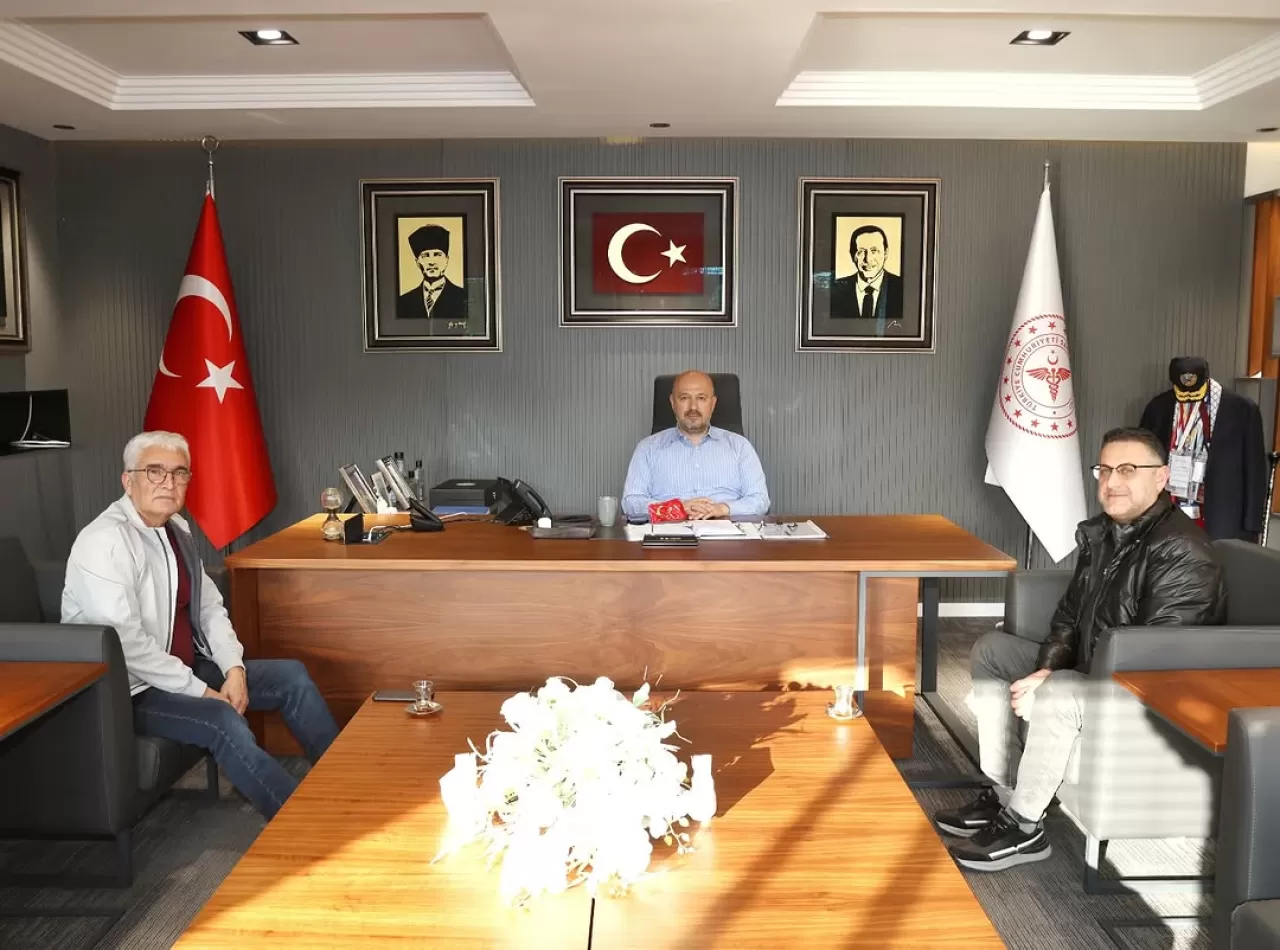 Adana'da Gözlükçüler Odası ile Sağlık Müdürlüğü Arasında İş Birliği Görüşmeleri