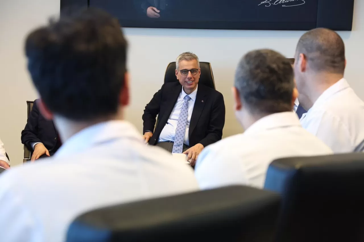 Sağlık Bakanı Memişoğlu, Balıkesir'deki Sağlık Çalışanları ile Bir Araya Geldi