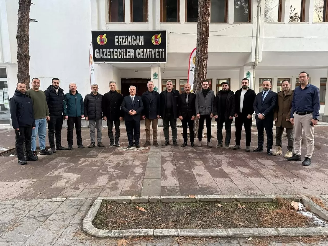 Prof. Dr. Ufuk Kuyrukluyıldız'dan Gazeteciler Günü'nde Anlamlı Ziyaret