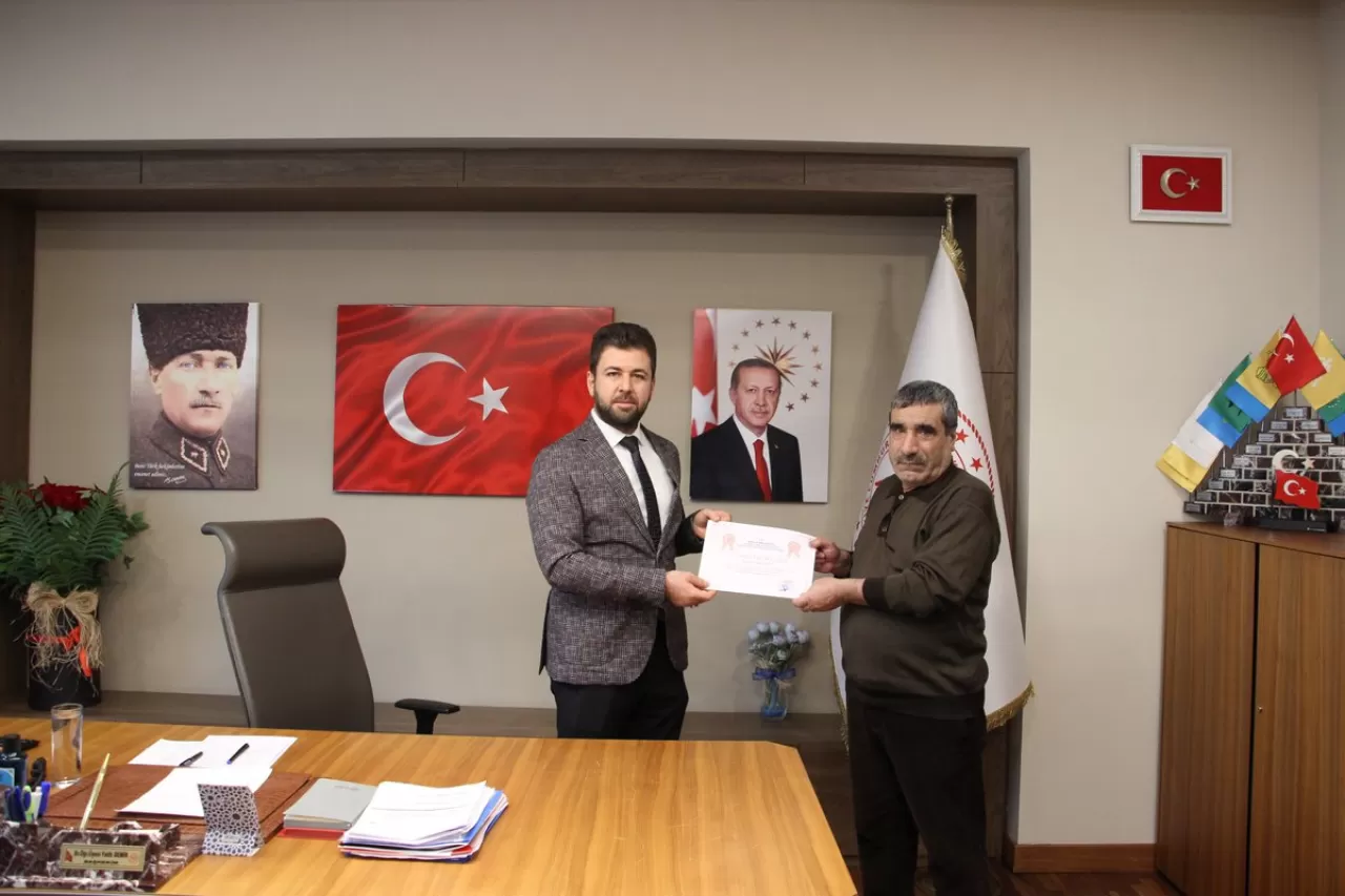 Elazığ Fethi Sekin Şehir Hastanesi'nde Duygusal Emeklilik Töreni