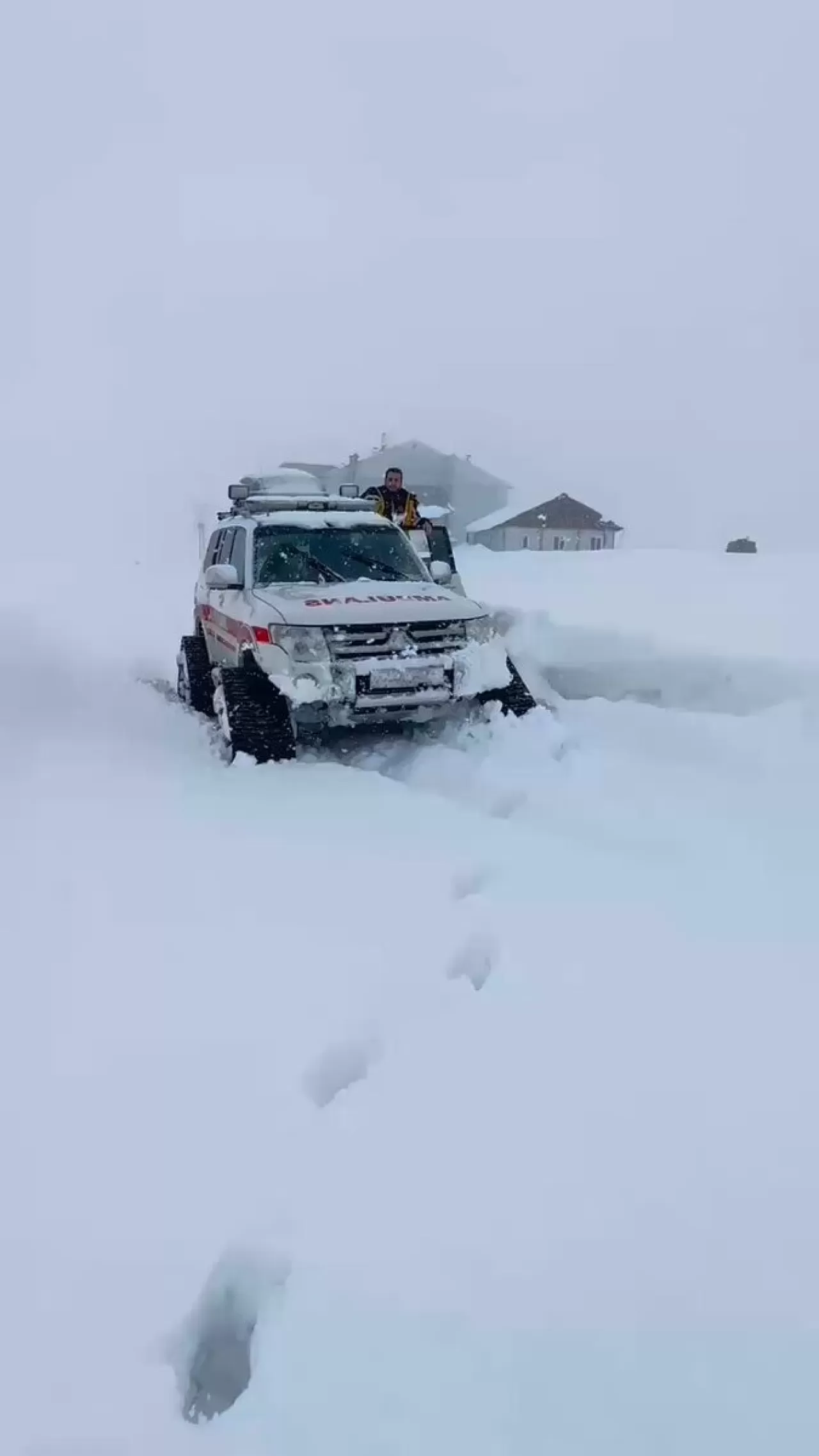 Tunceli'de Kış Şartlarında Zorlu Kurtarma Operasyonu: Bir Can Kurtarıldı