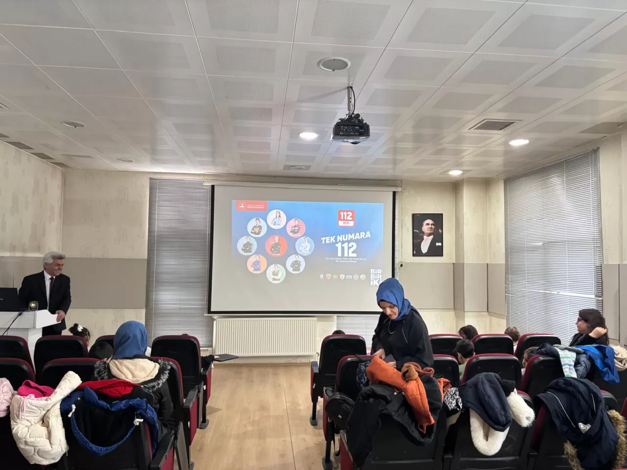 Bolu'da Minik Öğrencilerden 112 Acil Çağrı Merkezi'ne Anlamlı Ziyaret