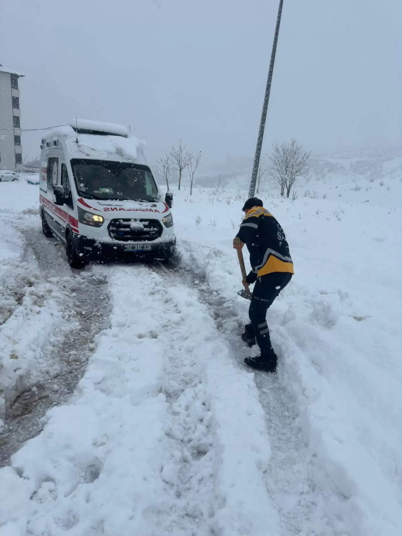Tunceli'de Kar Fırtınasında Hasta Evine Ulaşan Sağlık Ekipleri