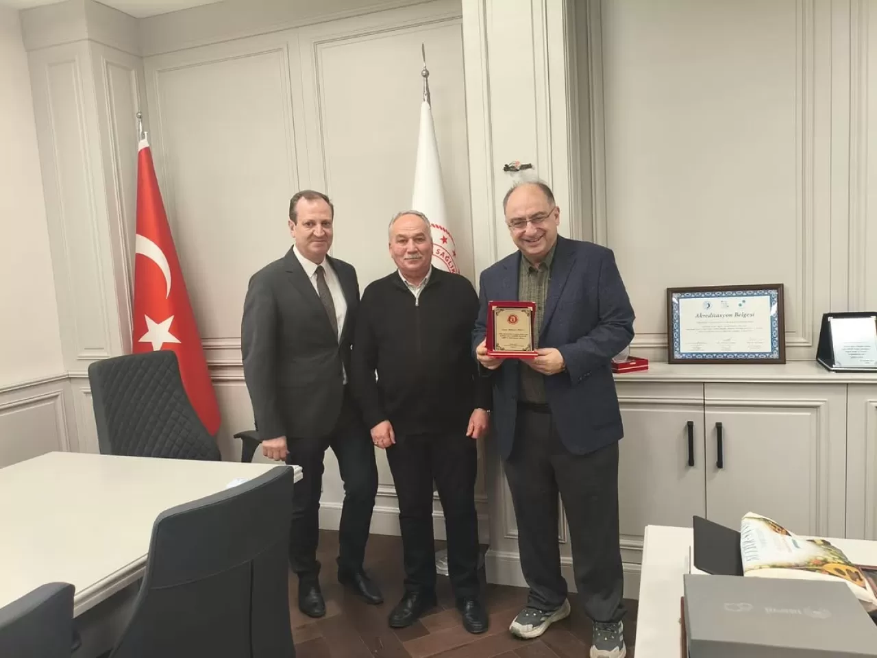 Ankara Eğitim ve Araştırma Hastanesi'nde Vefa Örneği: Hikmet Cihan Emekli Oldu