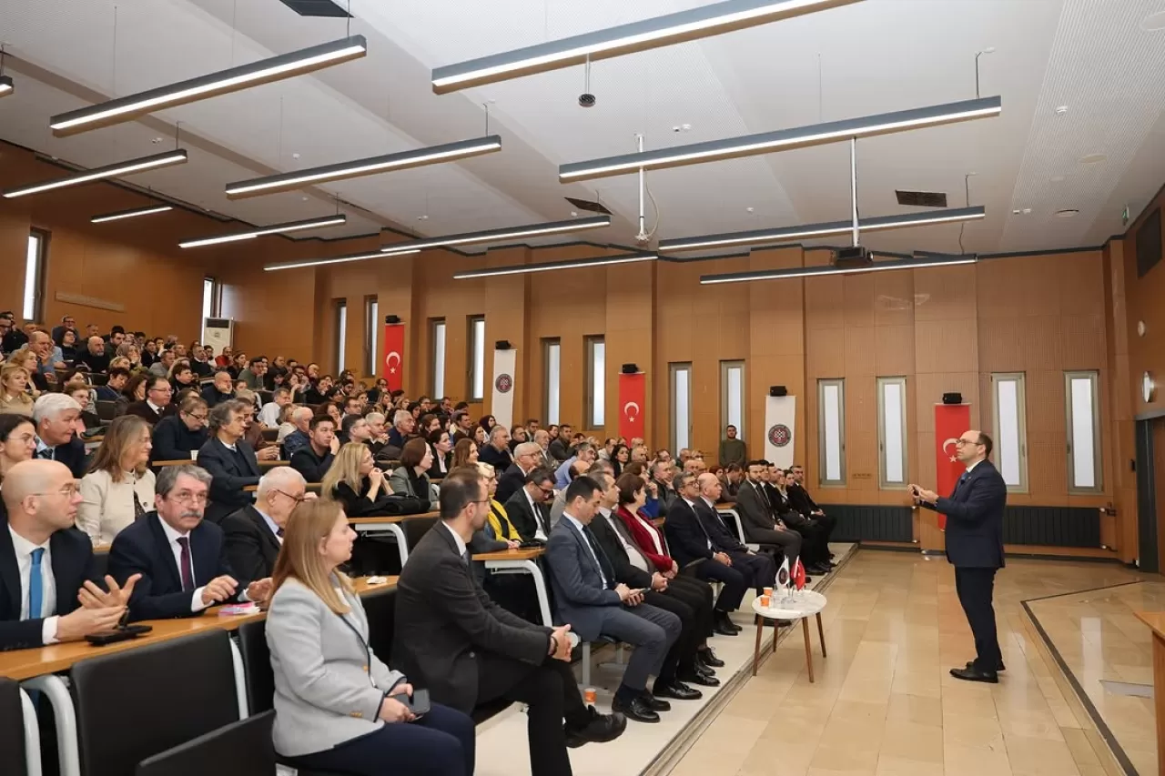 Cerrahpaşa Tıp Fakültesi'nde Akademik Yıl Değerlendirme Toplantısı Yapıldı
