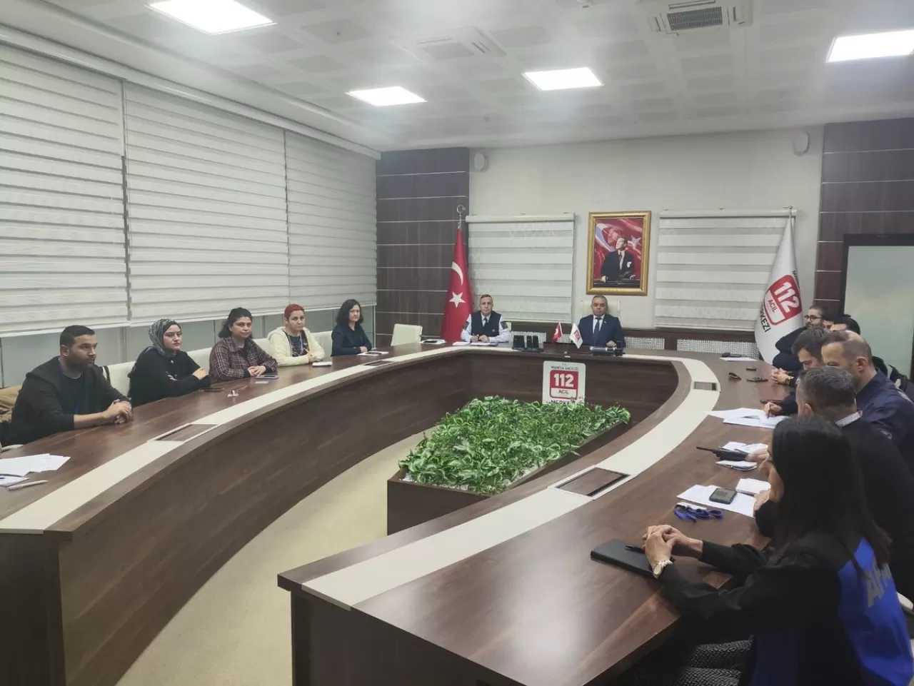 Manisa'da 112 Acil Çağrı Merkezi'nin 2025 Yılı Değerlendirme Toplantısı Yapıldı