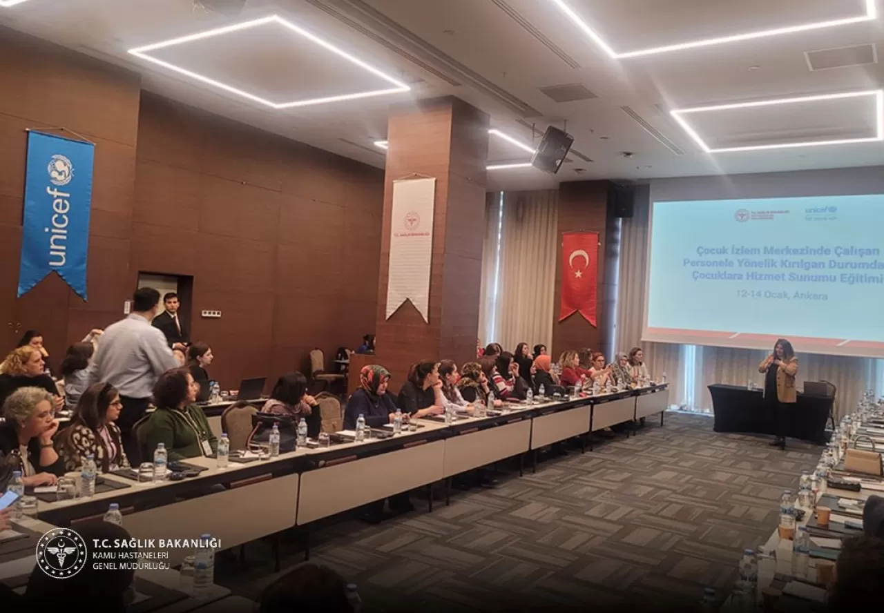 Çocuk İzlem Merkezi Hemşirelerine Özel Eğitim Programı Düzenlendi