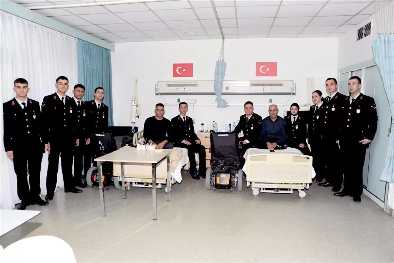 Gaziler Ziyaret Edildi: Jandarma Akademisi Öğrencilerinden Anlamlı Ziyaret