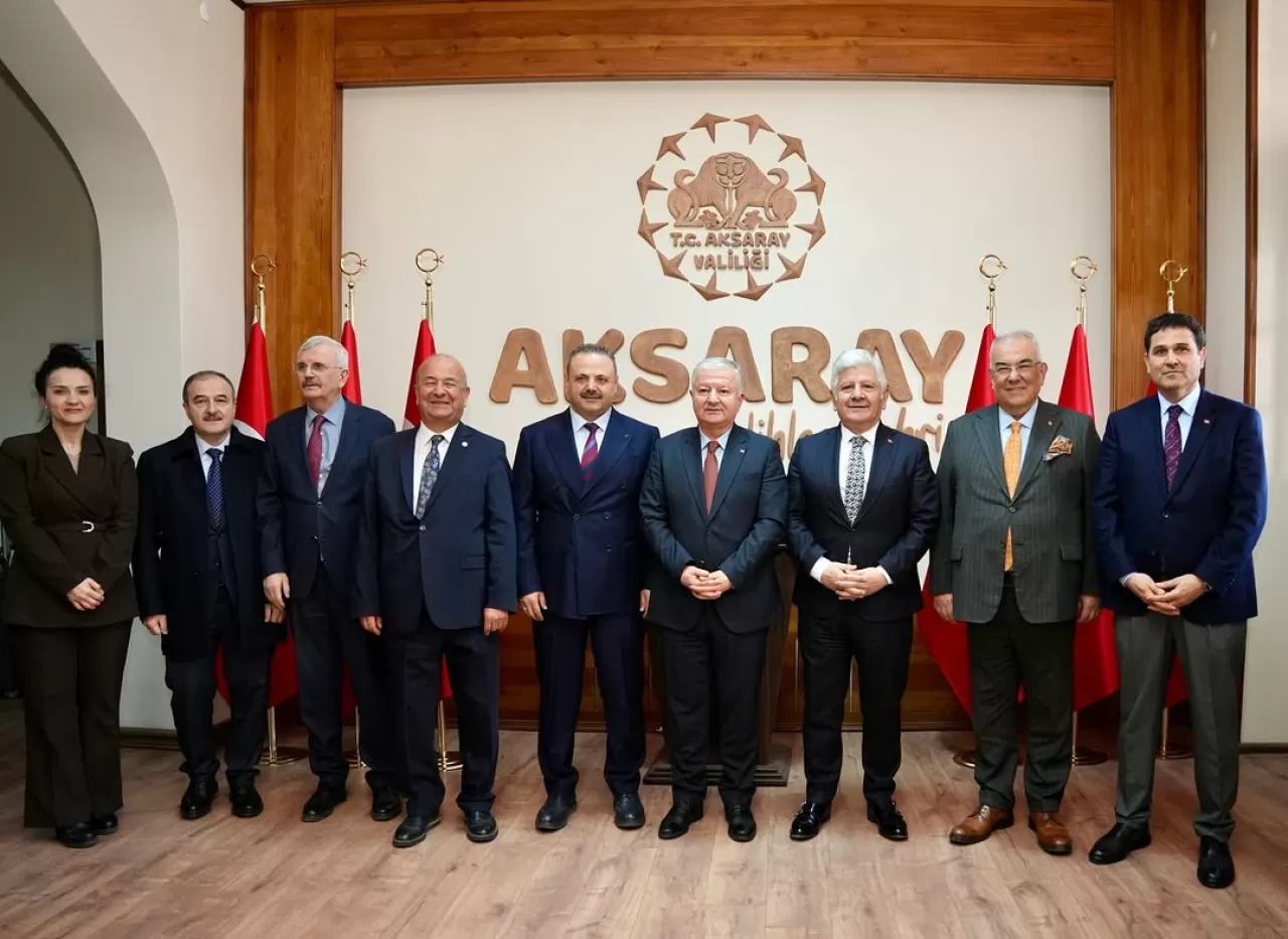 Sağlık Bilimleri Üniversitesi Heyeti Aksaray Valisi'ni Ziyaret Etti