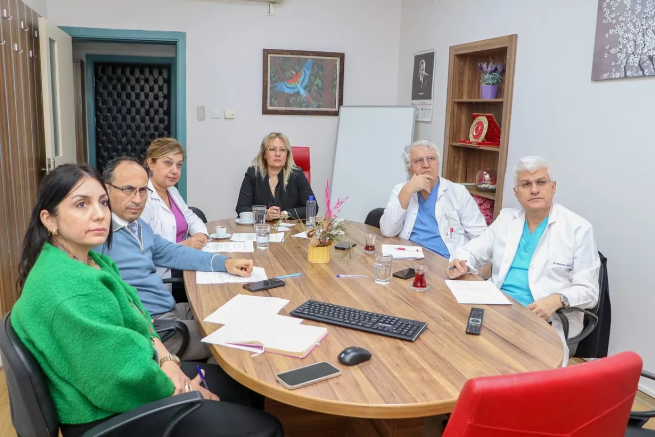 Dr. Behçet Uz Çocuk Hastanesi Dergisi Editörler Kurulu Toplantısı Yeni Yayın Dönemini Değerlendirdi