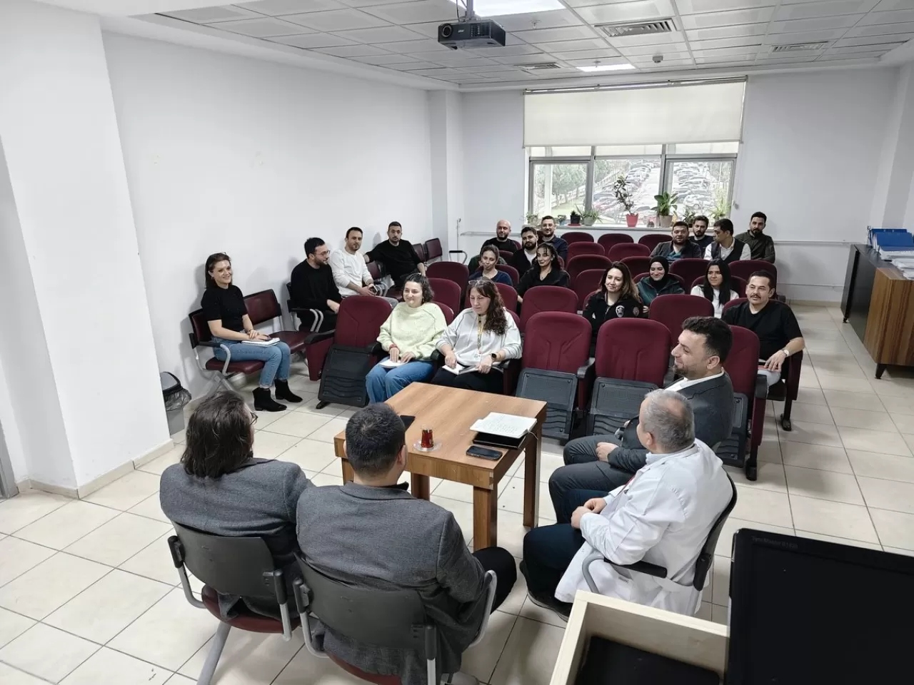 Düzce Ağız ve Diş Sağlığı Hastanesi'nde Çalışan Motivasyonu İçin Önemli Toplantı