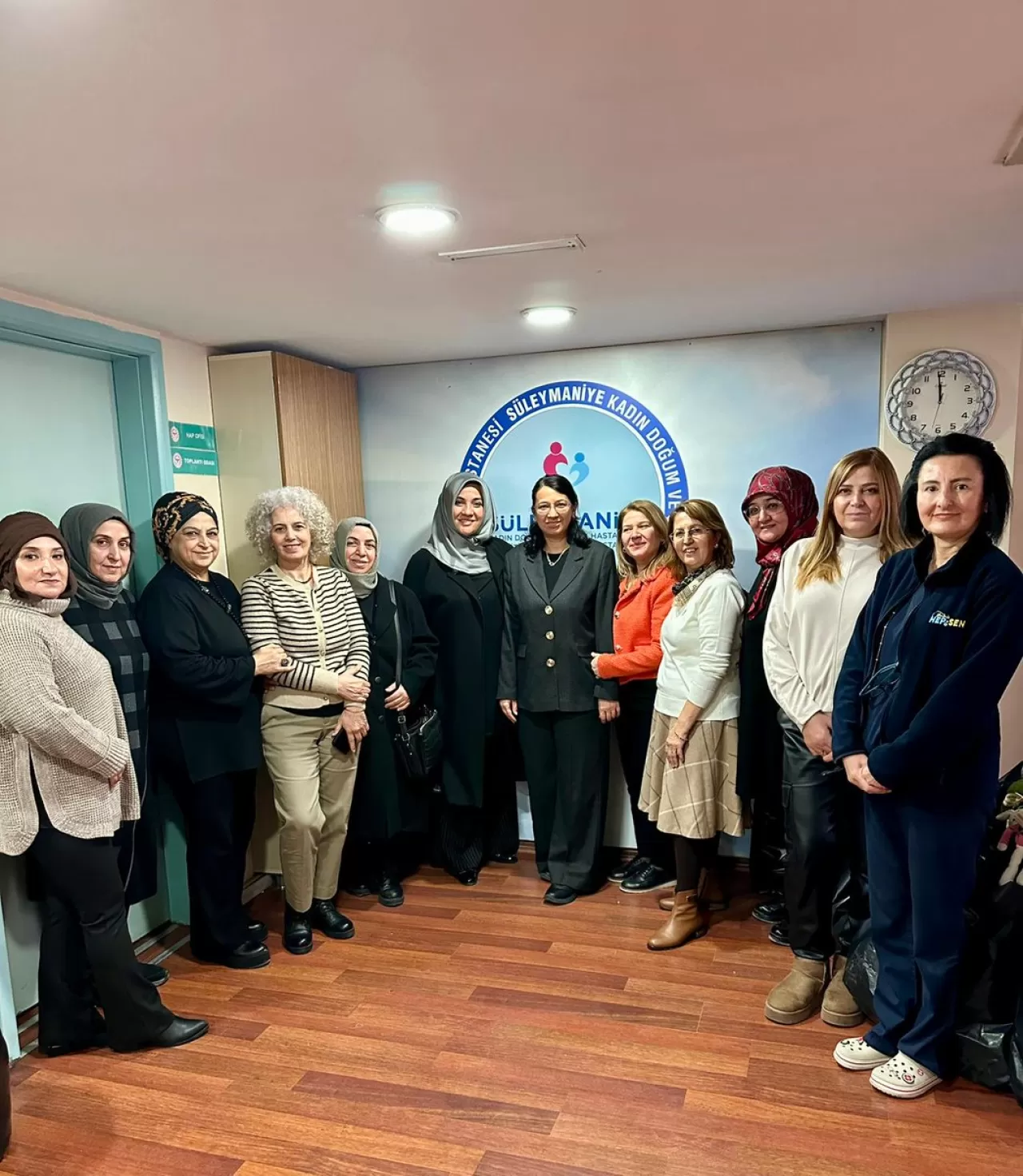 Zeytinburnu Kent Konseyi Kadın Meclisi'nden İstanbul Eğitim ve Araştırma Hastanesi'ne Ziyaret