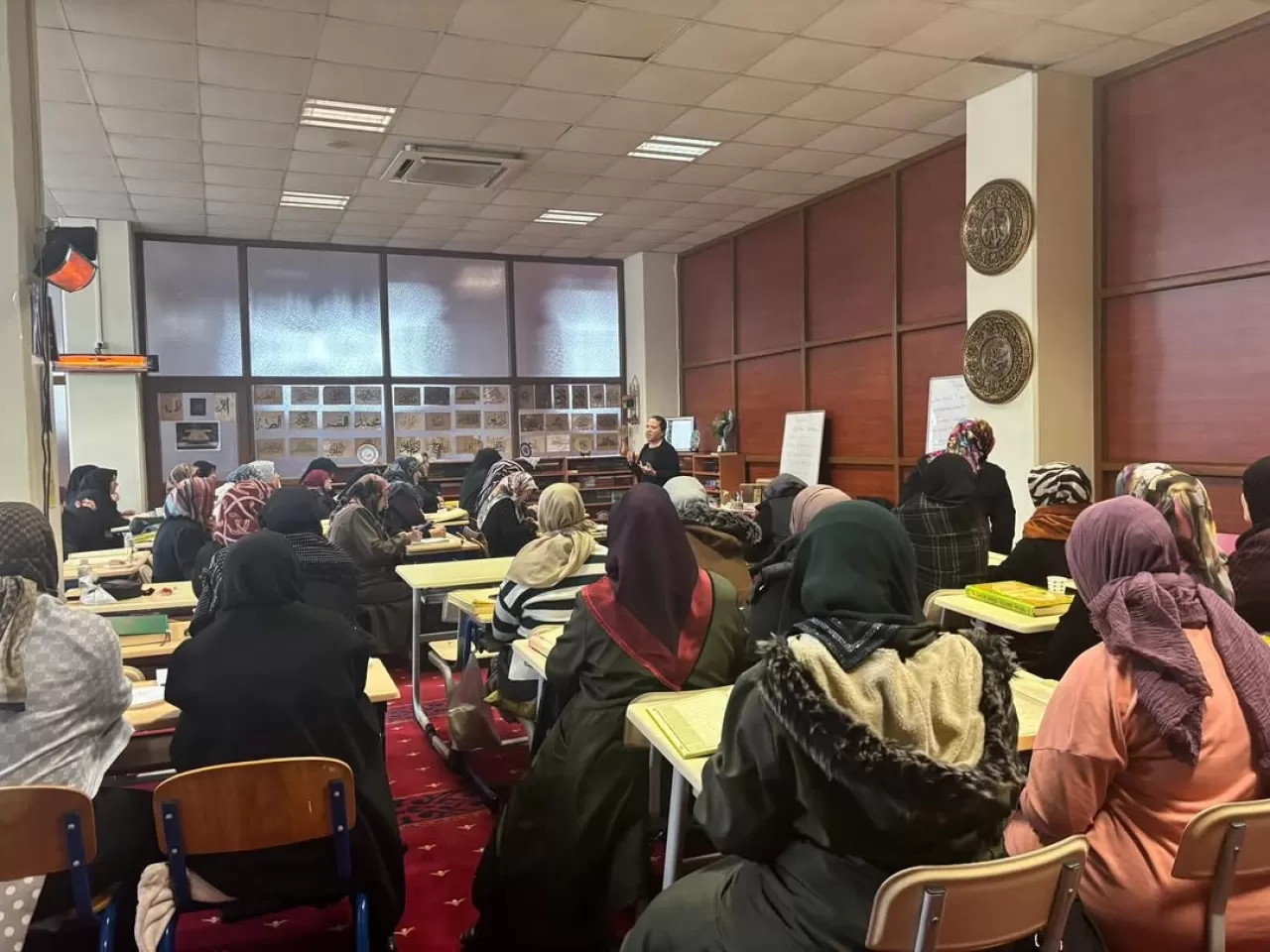 Arnavutköy'de Dünya Kanser Günü'nde Farkındalık Eğitimi Düzenlendi