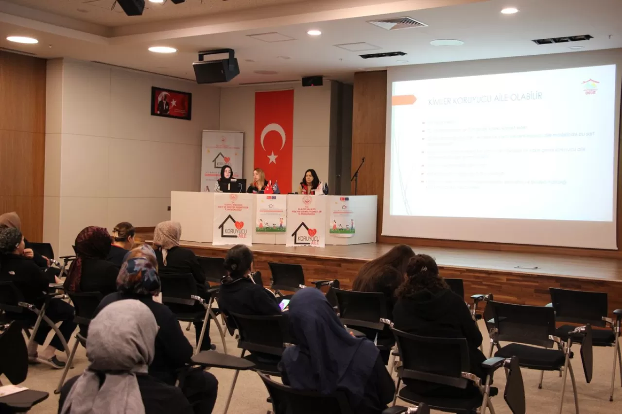 Elazığ'da Şehir Hastanesi Çalışanlarına Koruyucu Aile Eğitimi