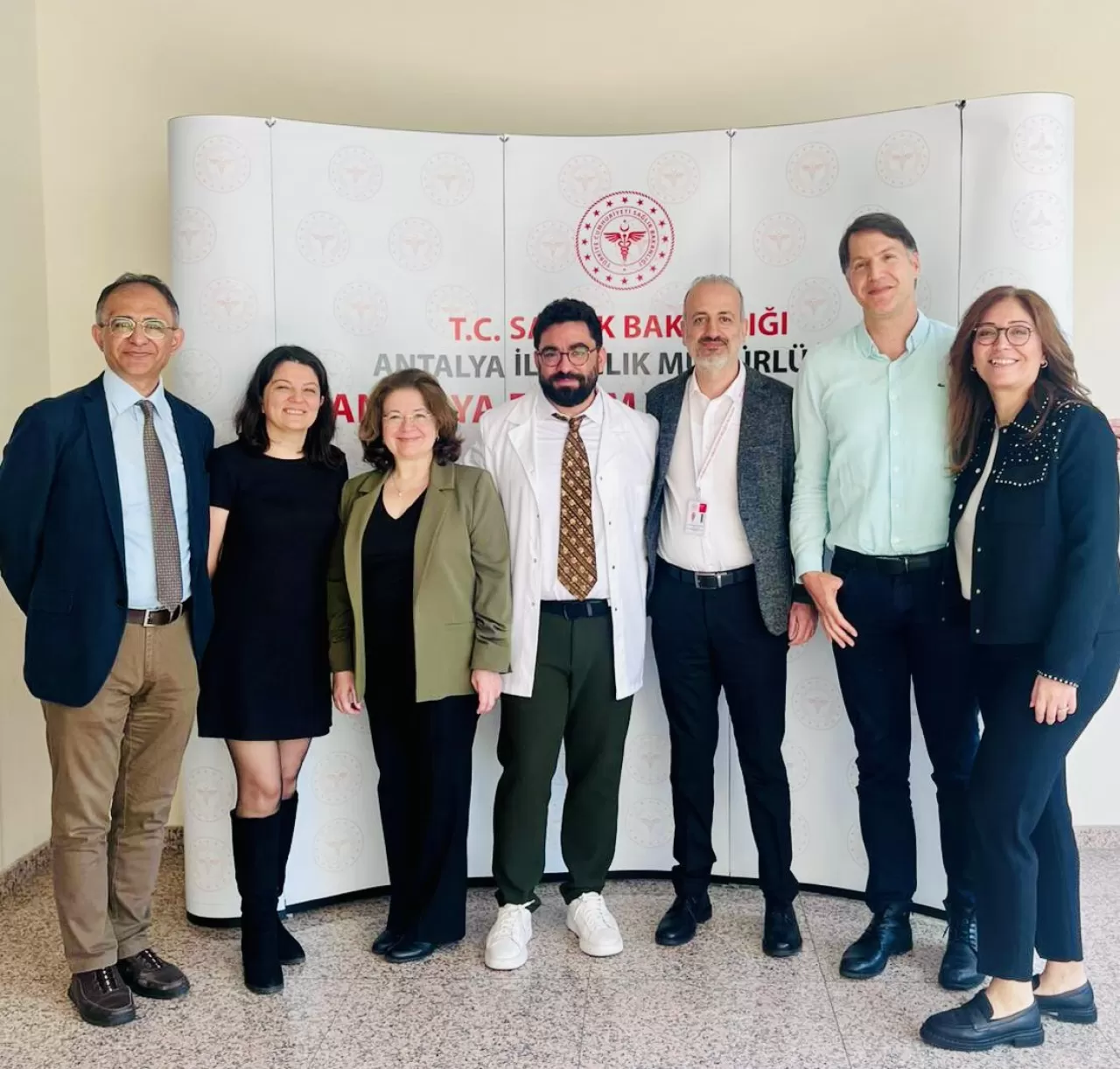 Antalya'da Dr. Ali Rıza Gündüz Nöroloji Uzmanı Oldu