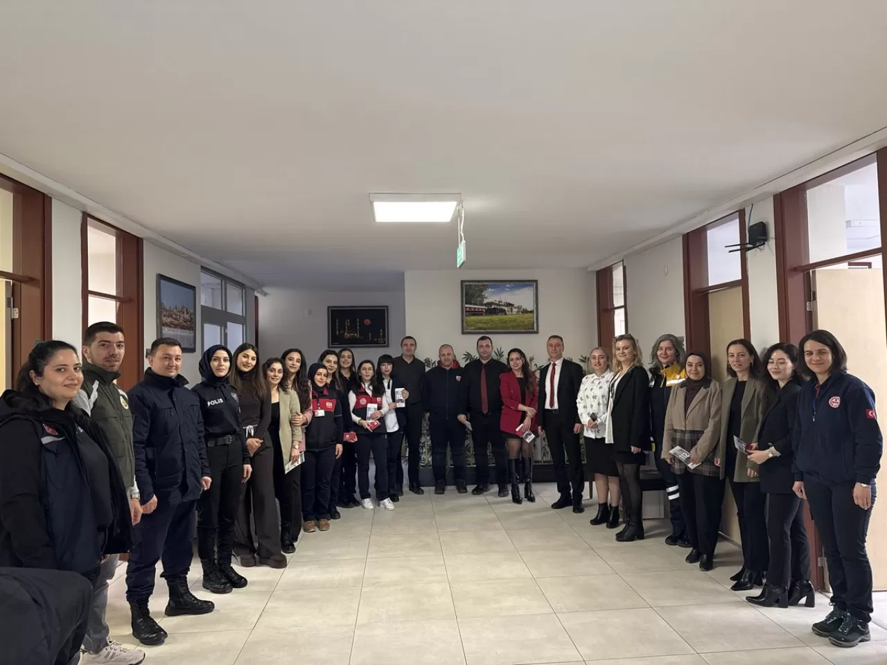 Edirne'de 112 Acil Çağrı Günü'nde Farkındalık Çalışması Yapıldı