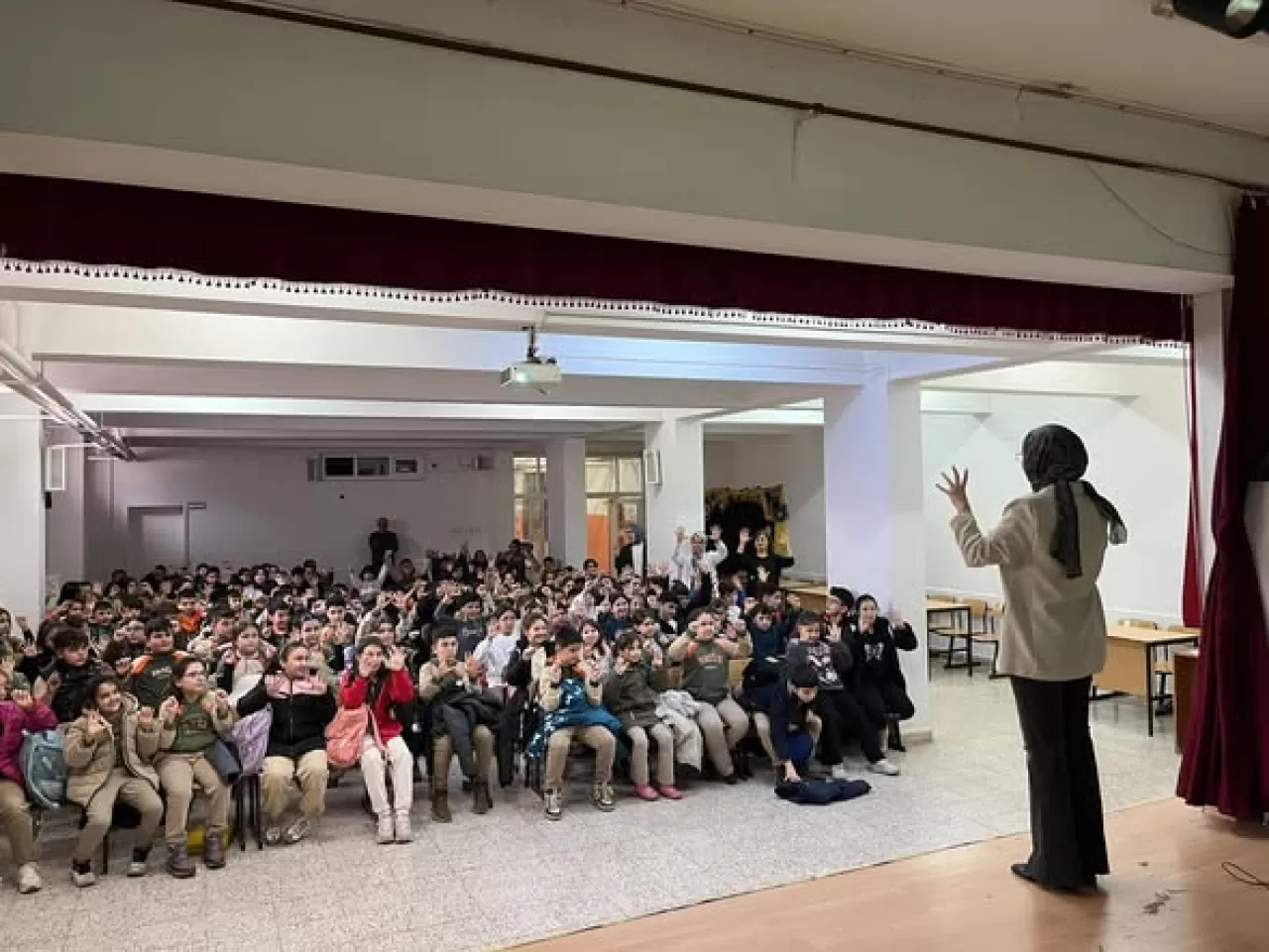 Amasya'da İlkokul Öğrencilerine Sağlıklı Yaşam Eğitimi