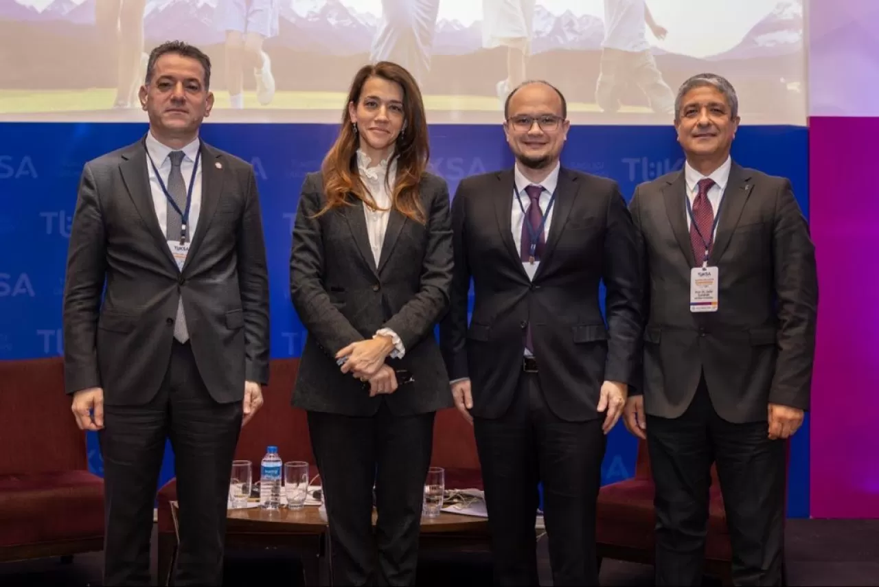 Türkiye'de Özbakım Kültürü ve Eczacıların Rolü Masaya Yatırıldı