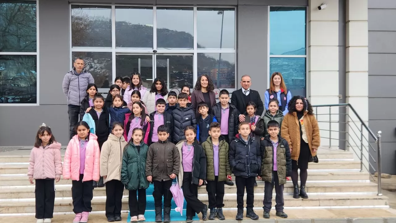 Tunceli'de Minik Öğrencilerden 112 Acil Çağrı Merkezi'ne Anlamlı Ziyaret