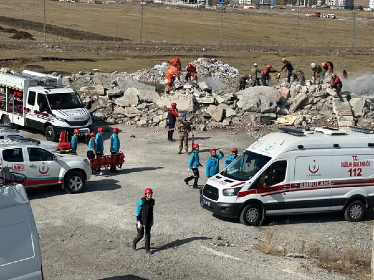 Ardahan'da Afet Müdahale Tatbikatı Gerçekleştirildi