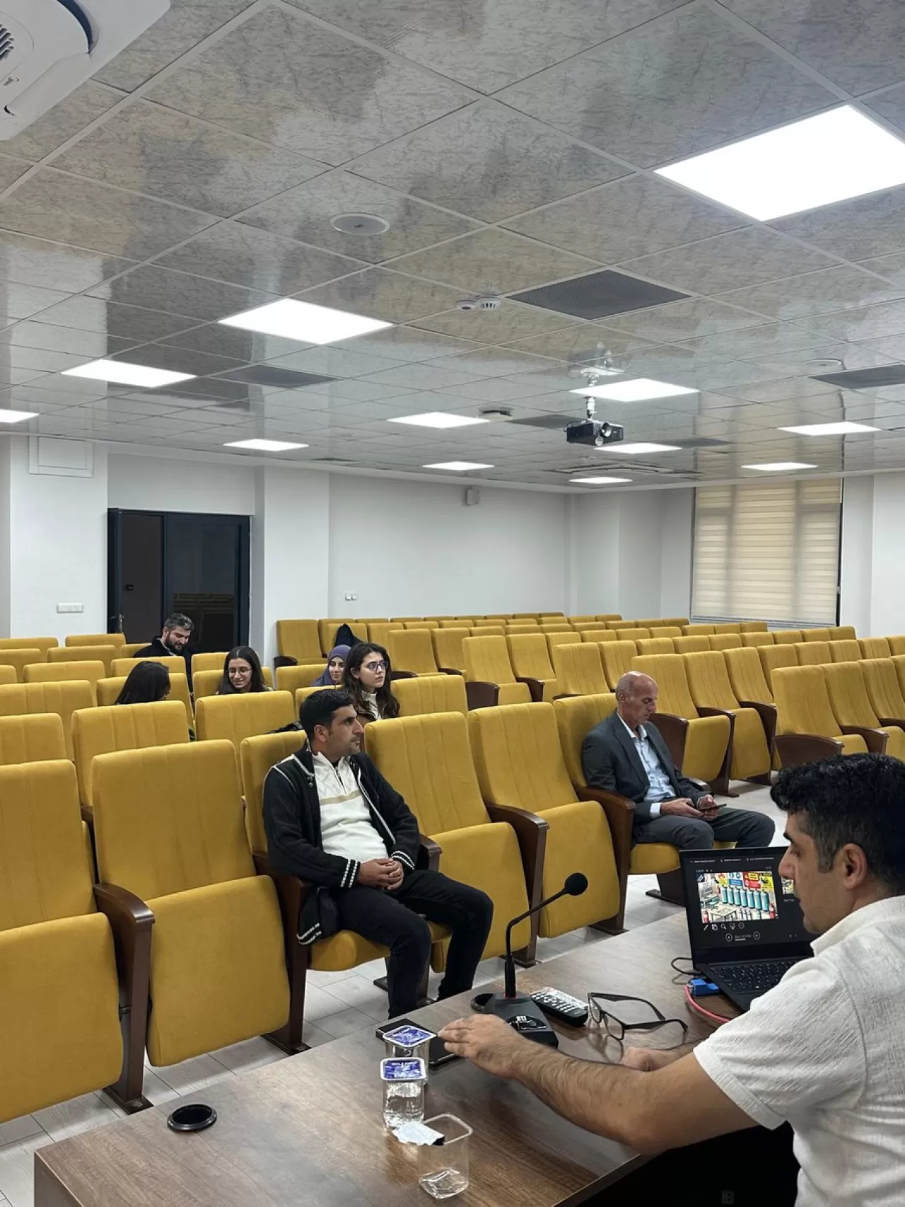 Siirt Tillo'da Sağlık Çalışanlarına İş Sağlığı ve Güvenliği Eğitimi