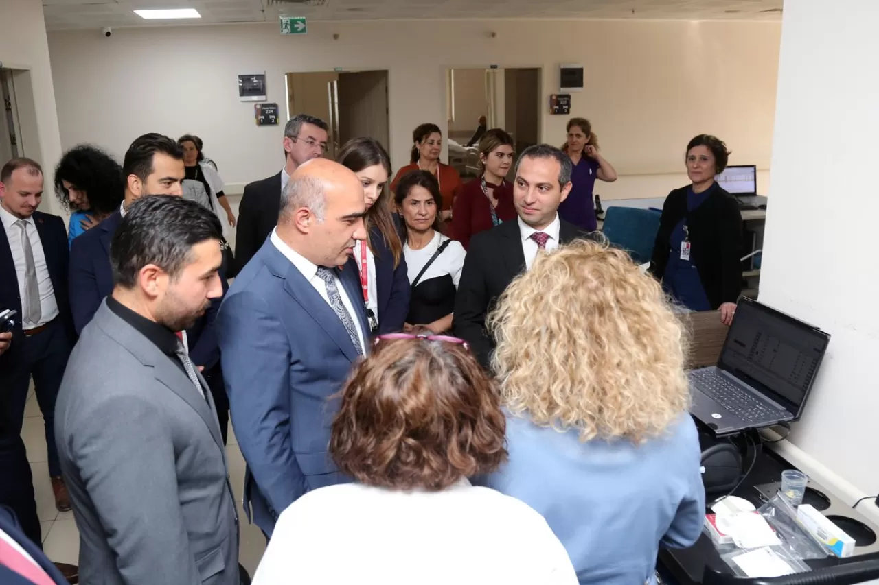 İzmir'de Sağlık Hizmetlerinin Etkinliği ve Vatandaş Memnuniyeti İçin Çalışmalar Yoğunlaştı