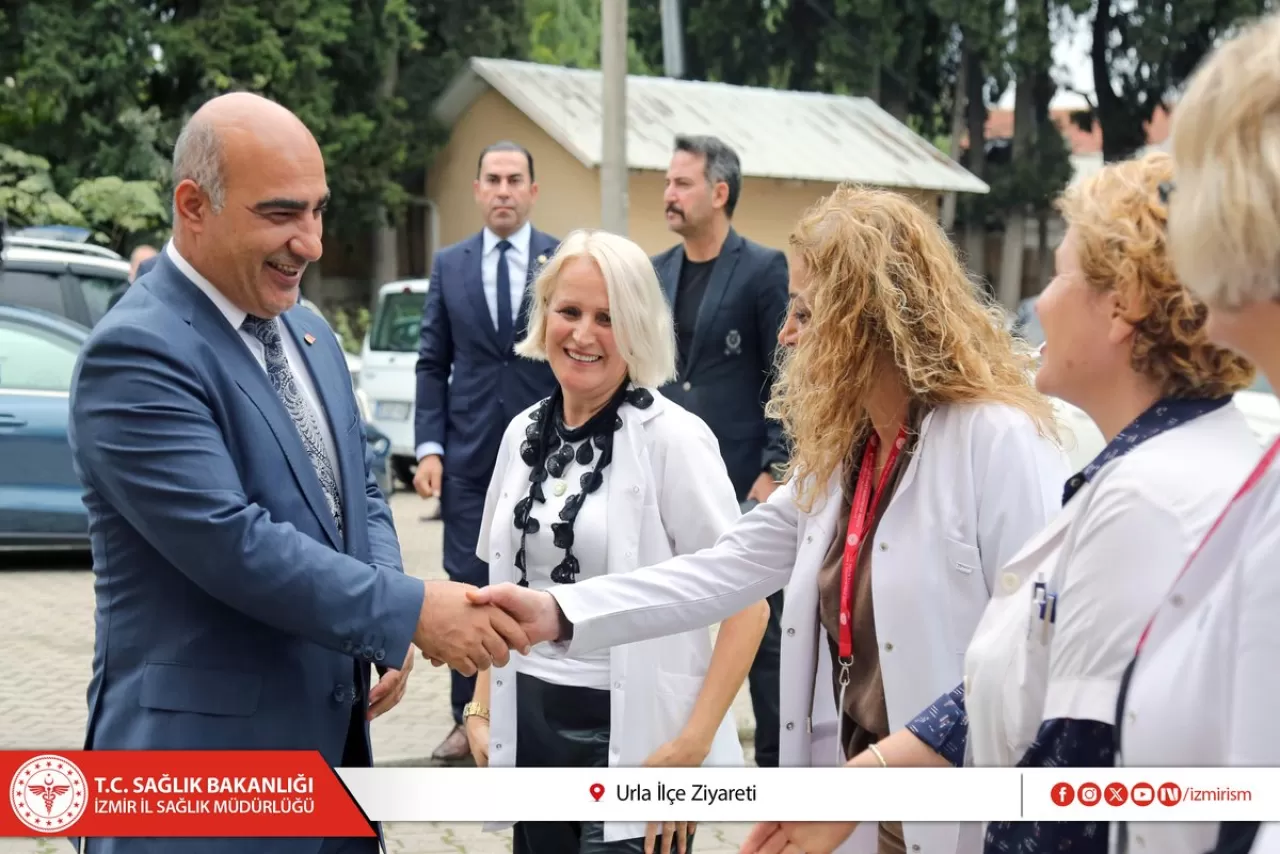 İzmir İl Sağlık Müdürü Urla'daki Sağlık Tesislerinde İncelemelerde Bulundu